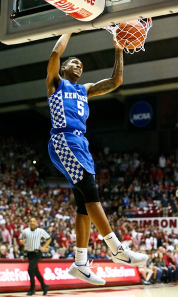 Briscoe, Monk lead No. 15 Kentucky past Alabama, 67-58 (Feb 11, 2017)